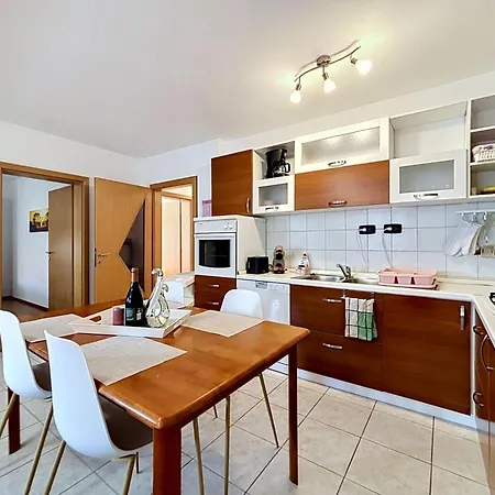 Apartamento Emma By Interhome