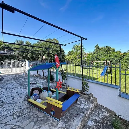 Apartamento Emma By Interhome Ližnjan