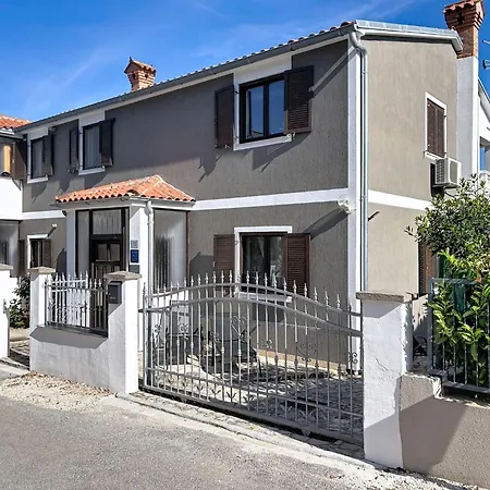 Apartman Emma By Interhome Ližnjan